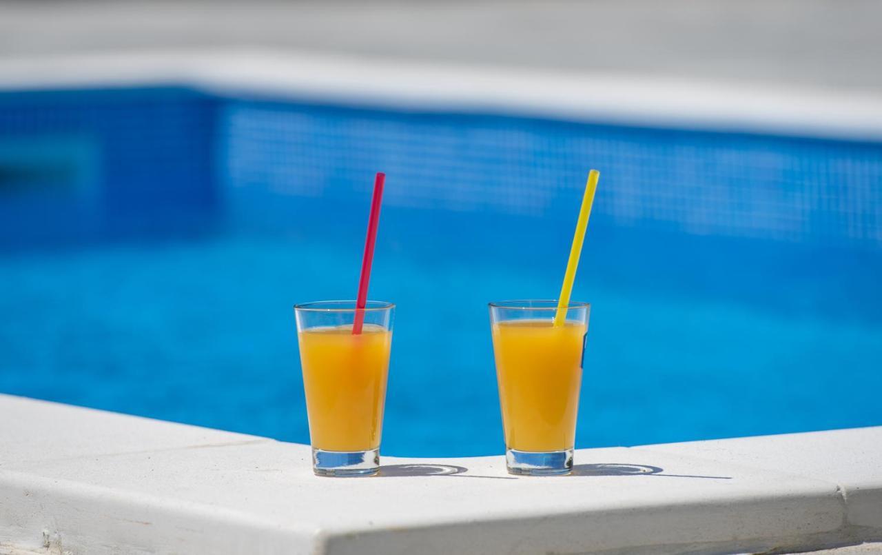 Apartments Villa "Aurea" With Pool Кърк Екстериор снимка