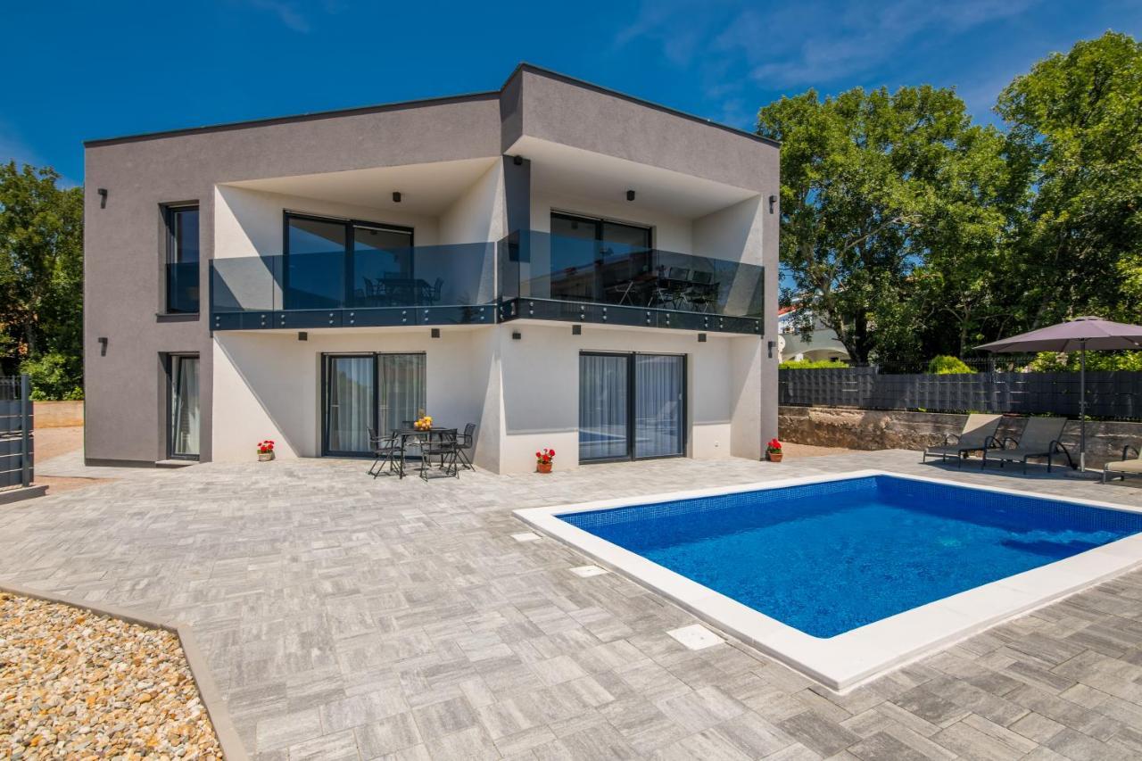 Apartments Villa "Aurea" With Pool Кърк Екстериор снимка