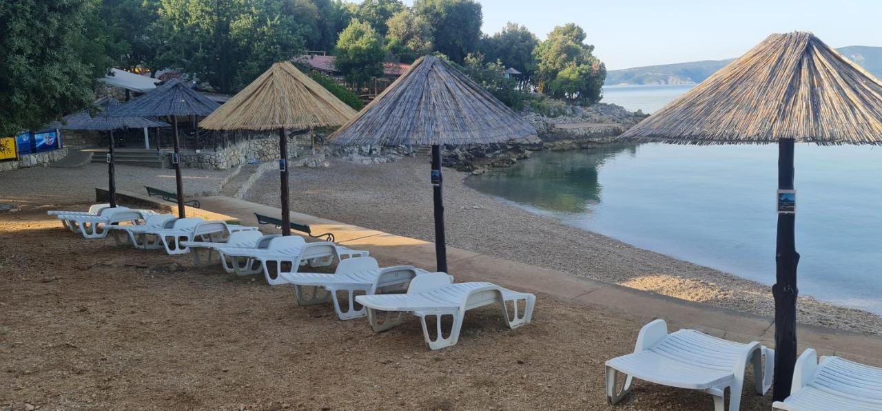 Apartments Villa "Aurea" With Pool Кърк Екстериор снимка