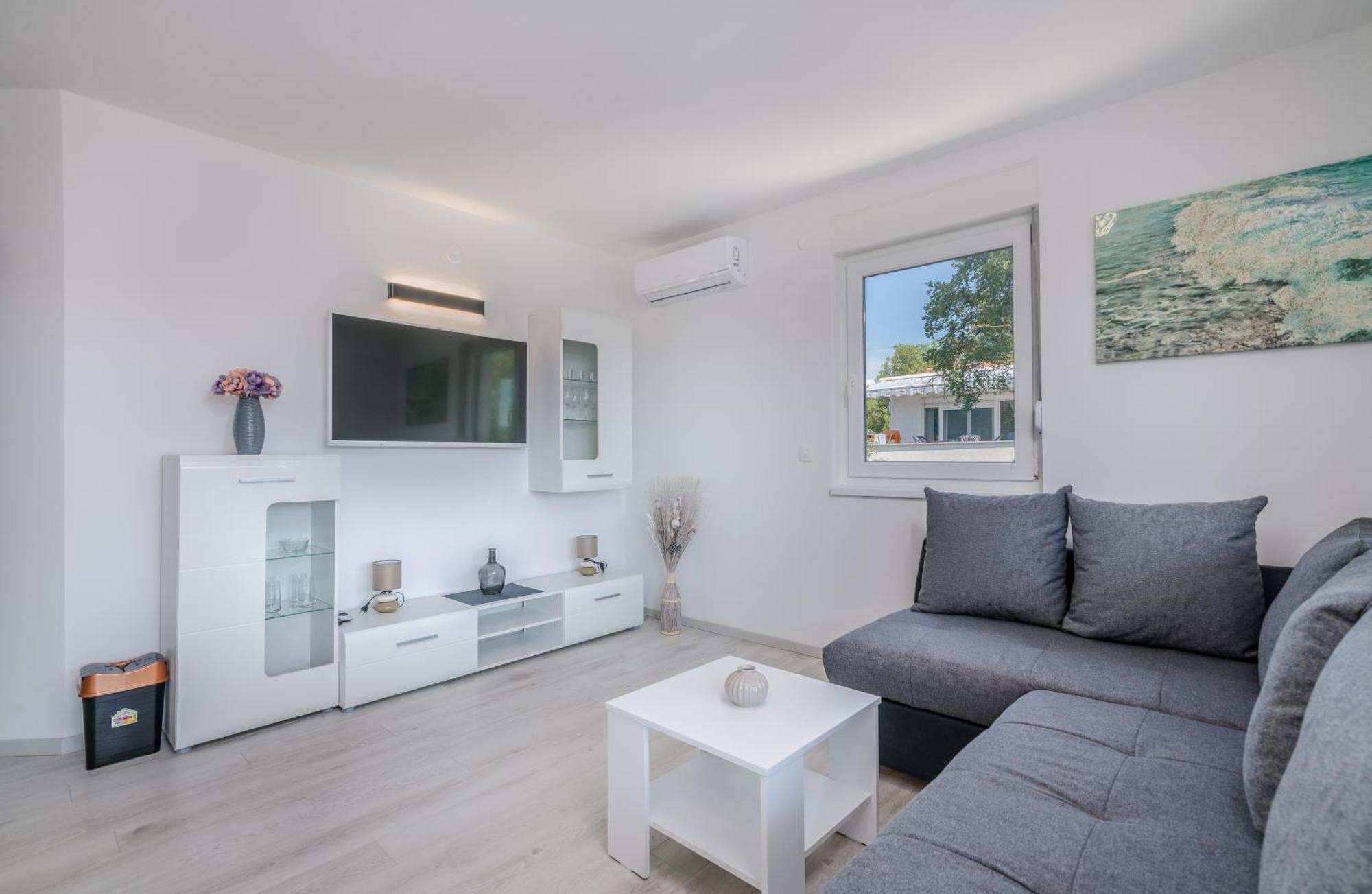 Apartments Villa "Aurea" With Pool Кърк Стая снимка